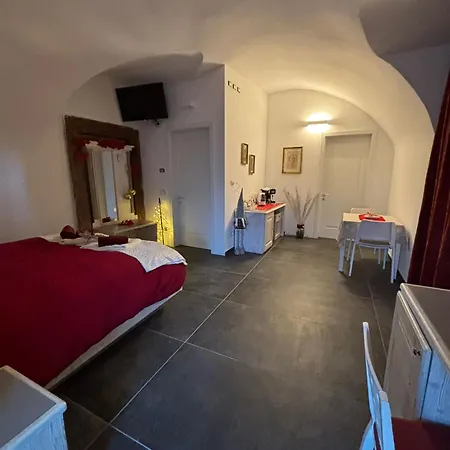 Maso Kreuzberg, Romantica Piano Terra 7 3*